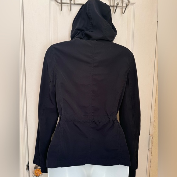 FOREVER 21 JACKET. HOODED UTILITY RAIN JACKET. GOOD QUALITY. MEDIUM WEIGHT. GUC - Picture 10 of 16